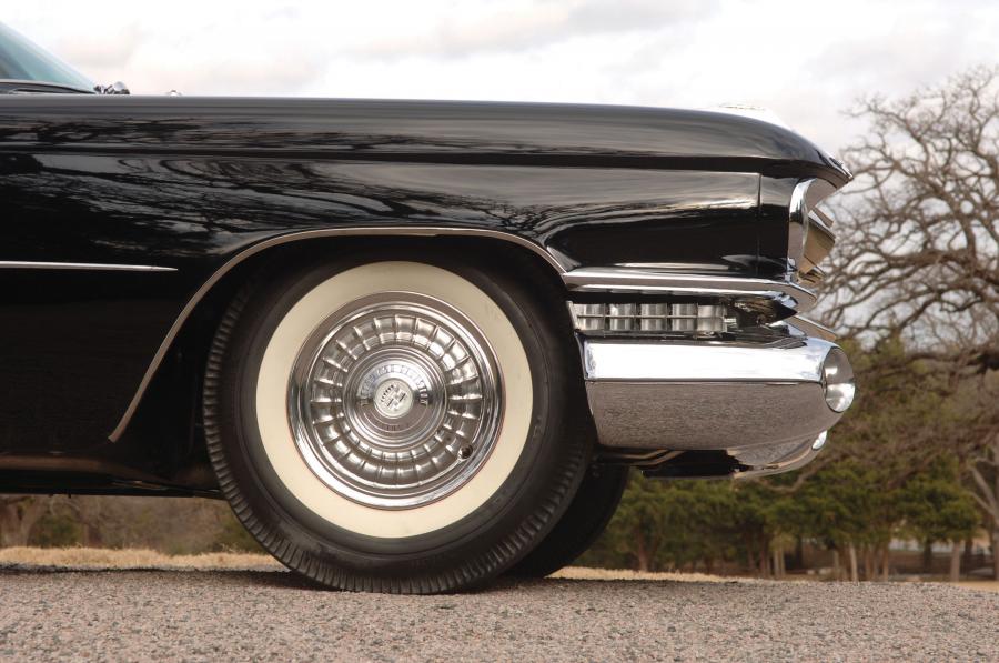  Cadillac Series 62 Convertible 1959 года  (фото 2 из 30)